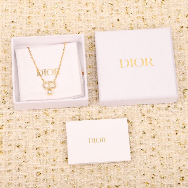 chr1st1an D10r necklaces